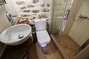 Thalia Traditional Guest House