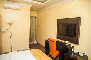 CribVille Hotel & Suites