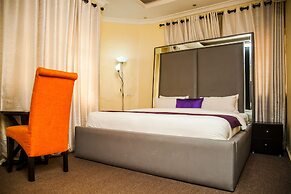 CribVille Hotel & Suites