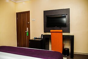 CribVille Hotel & Suites