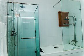CribVille Hotel & Suites