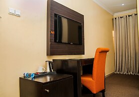 CribVille Hotel & Suites