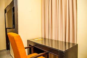 CribVille Hotel & Suites