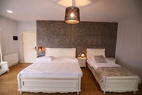 Hotel 1 Maji