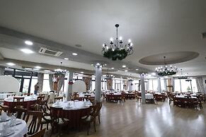 Hotel 1 Maji