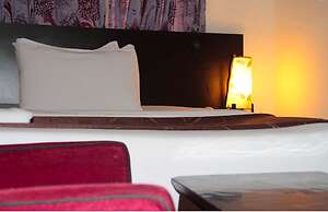 Lakeem Suites Adebola