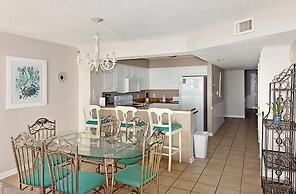 Crescent Shores N - 703 Apartment 4