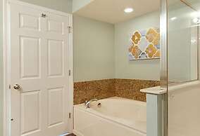 Crescent Shores N - 703 Apartment 4