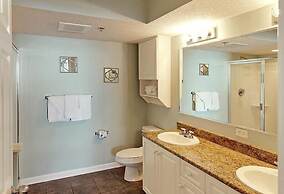 Crescent Shores N - 703 Apartment 4