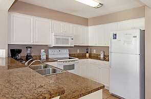 Crescent Shores N - 703 Apartment 4