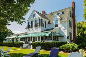 Harbor Knoll Bed & Breakfast