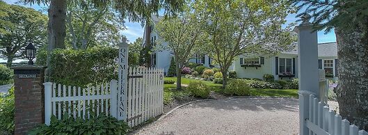 Harbor Knoll Bed & Breakfast