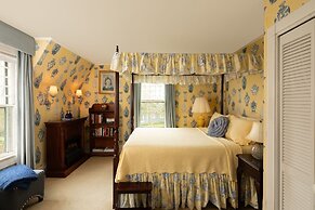 Harbor Knoll Bed & Breakfast