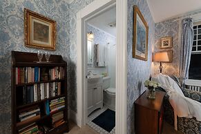 Harbor Knoll Bed & Breakfast