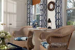 Harbor Knoll Bed & Breakfast