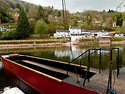 Ye Old Ferrie Inn