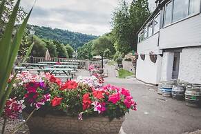 Ye Old Ferrie Inn