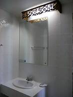 Royal Jommanee Hotel