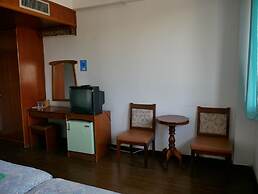 Royal Jommanee Hotel