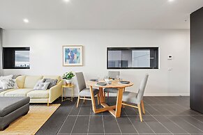 Ocean Views St Kilda Apartment by Ready Set Host