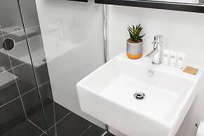 Ocean Views St Kilda Apartment by Ready Set Host