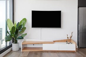 Spacious Urban Oasis in Central Location