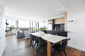 Spacious Urban Oasis in Central Location