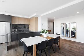 Spacious Urban Oasis in Central Location