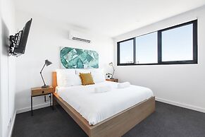 Spacious Urban Oasis in Central Location