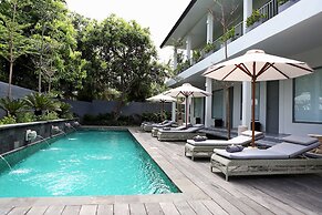 Lovinalife Room & Cafe