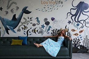 Lovinalife Room & Cafe