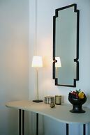 Lovinalife Room & Cafe