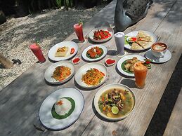 Lovinalife Room & Cafe