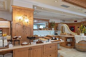 Beverly Alps Hotel & Spa