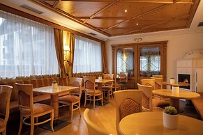 Beverly Alps Hotel & Spa