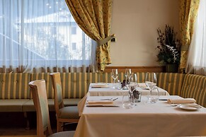 Beverly Alps Hotel & Spa