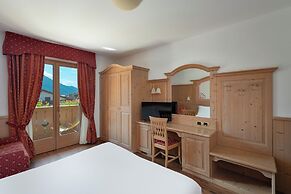 Beverly Alps Hotel & Spa