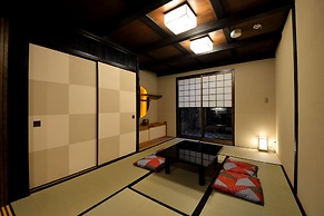 Machiya Kamo River 7