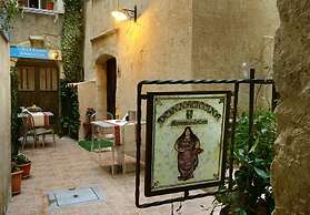 Donnaciccina Accomodation