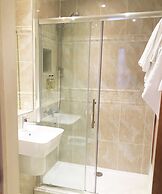 Hyde Park Radnor Hotel