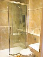 Hyde Park Radnor Hotel