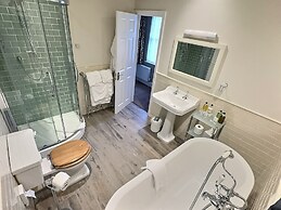 The Three Shires Inn