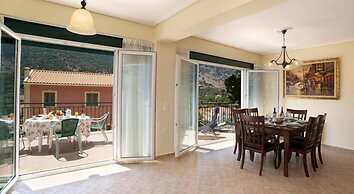 Faos Luxury Apartments