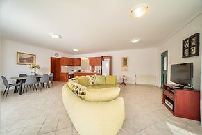 Faos Luxury Apartments