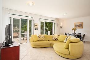 Faos Luxury Apartments