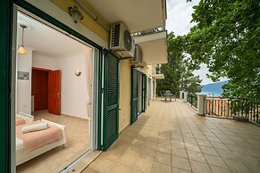 Faos Luxury Apartments