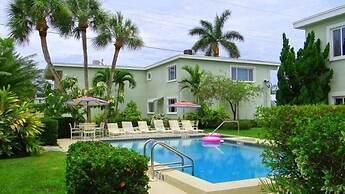 Palm Cay 9 1 Bedroom Condo by RedAwning