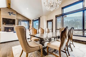 New Luxury 3bdr Townhome/stunning Decor, Mountain Views 3 Bedroom Town