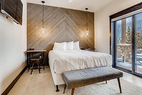 New Luxury 3bdr Townhome/stunning Decor, Mountain Views 3 Bedroom Town