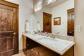 New Luxury 3bdr Townhome/stunning Decor, Mountain Views 3 Bedroom Town